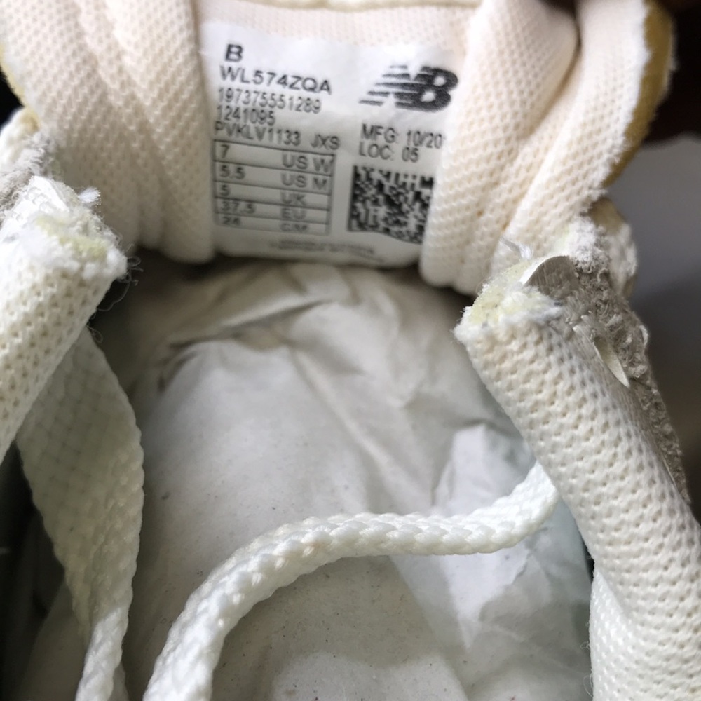 New Balance womens Sneakers size 7 wide US - Picture 6 of 6